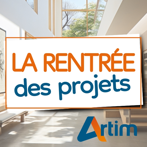 intérieur d'une maison moderne avec fenetres bois escalier bois et logo artim pour la semaine portes ouvertes
